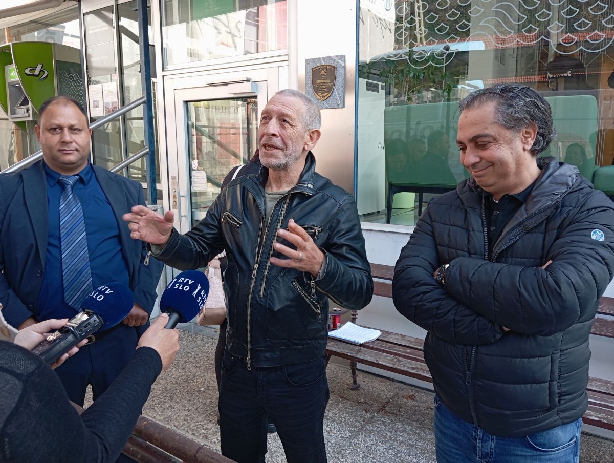 Slovenia, Roma, and Cars